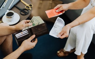8000rmb等于多少美金